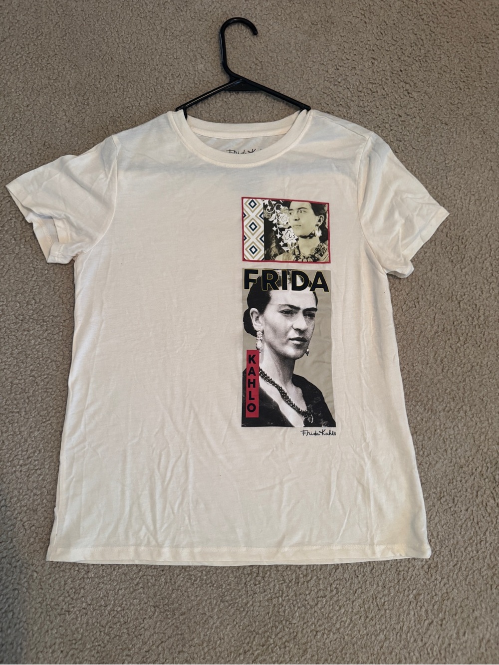 Frida Kahlo Graphic Tee | M